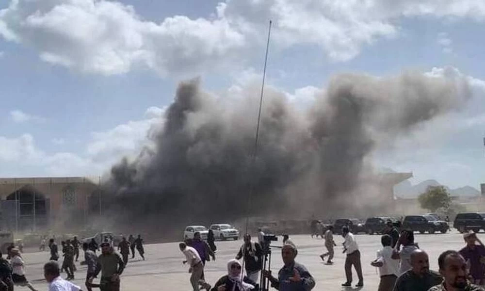 «Πήρε φωτιά» η Υεμένη: Επίθεση με ρουκέτες και όπλα στο αεροδρόμιο του Άντεν